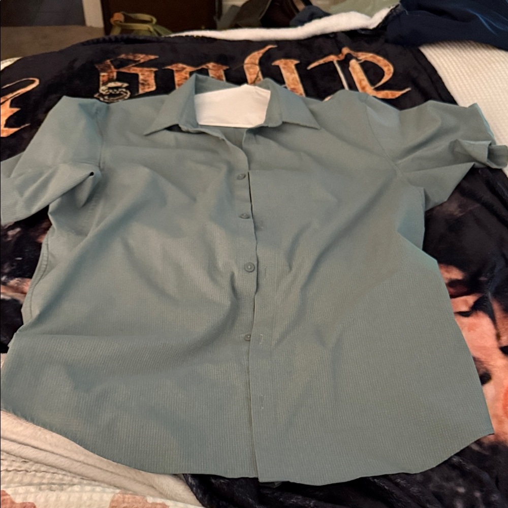 Lululemon Men's SS button down stretch Green Shirt-LG-barely worn